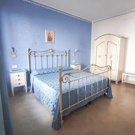 Orchidea Couette-café 3*