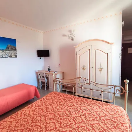 Couette-café Orchidea 3*